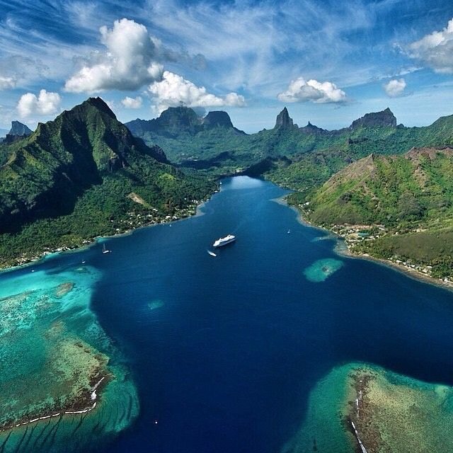 'Opunohu Bay