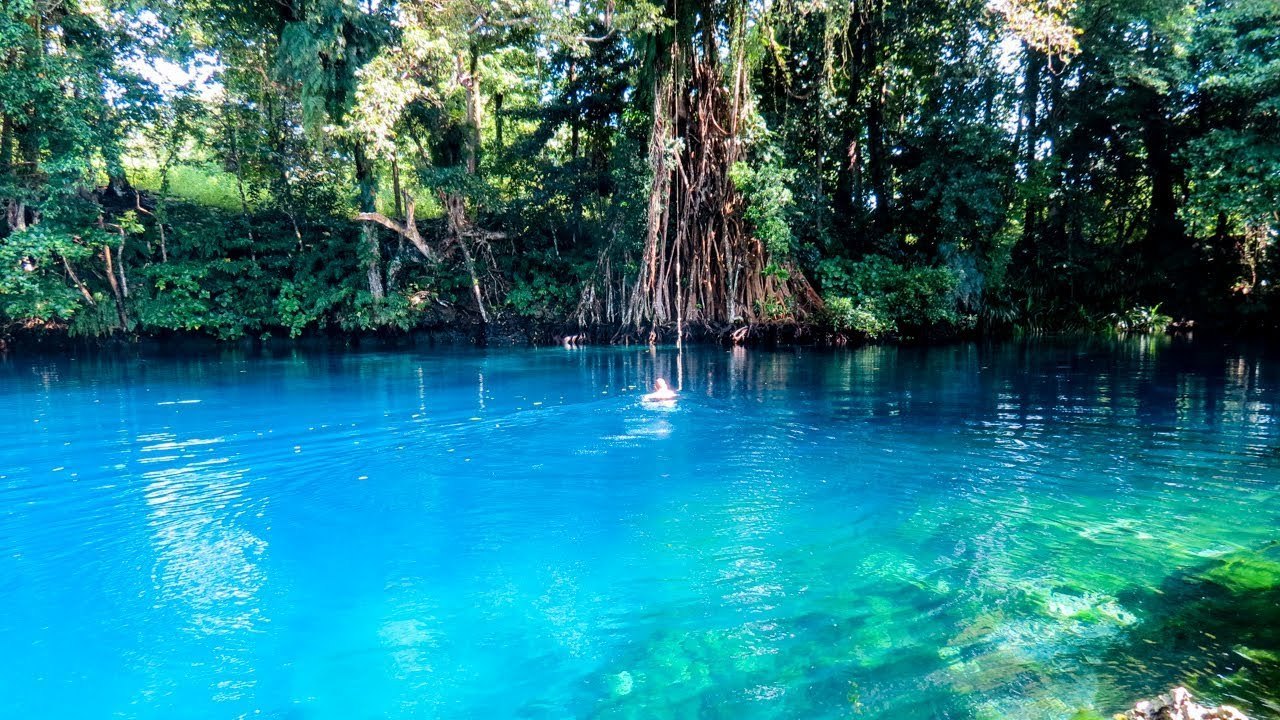 Matevulu Blue Hole