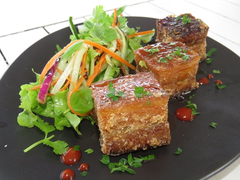 Sails Restaurant & iSoBar
