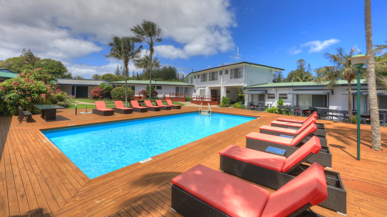 Paradise Hotel & Resort
