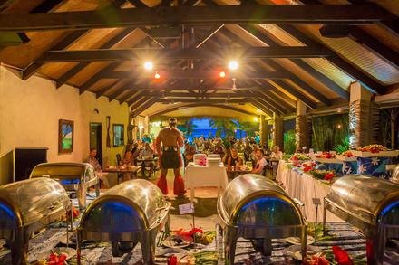 Oceans Restaurant (Crown Beach Resort)