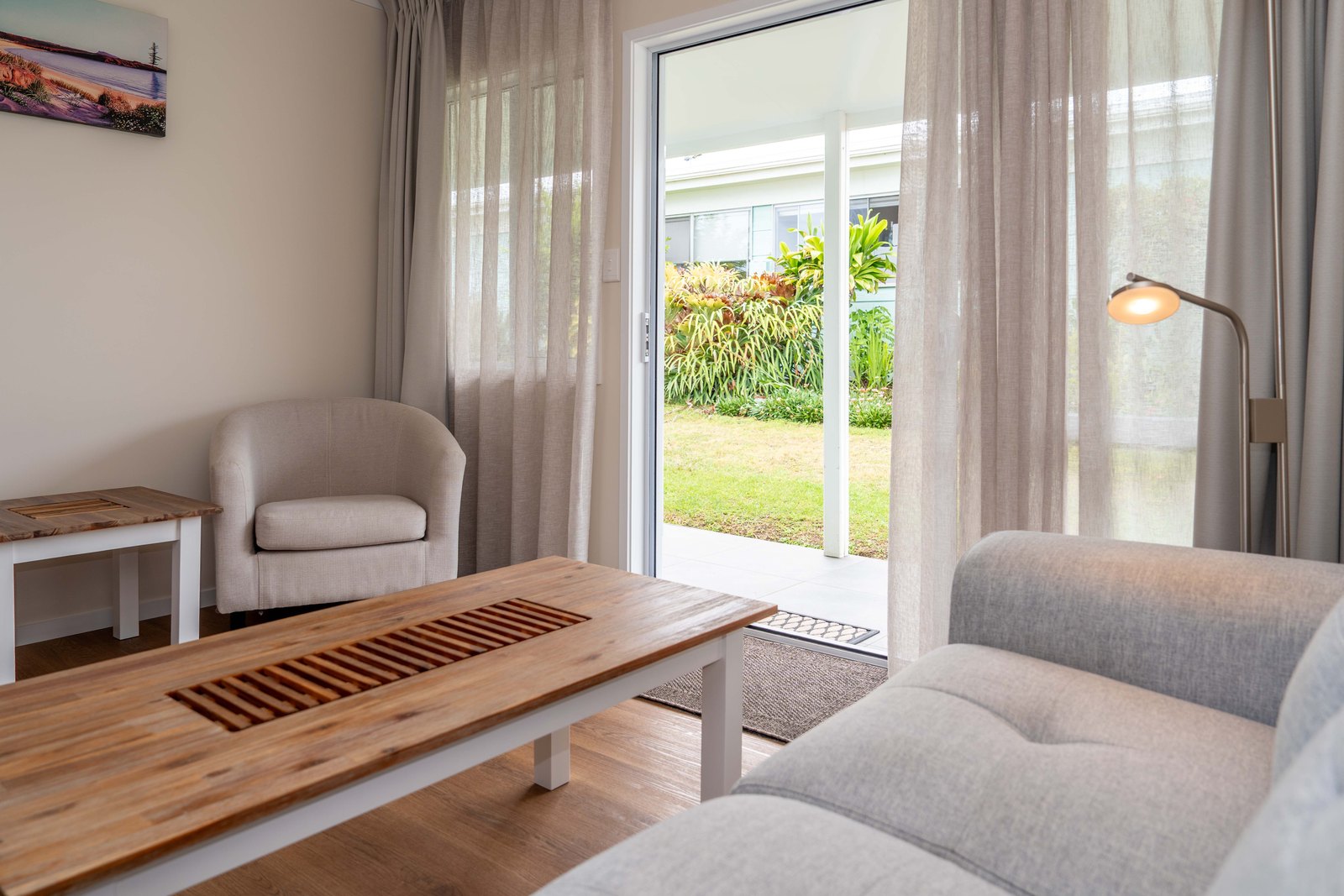 Aloha Apartments photo 2