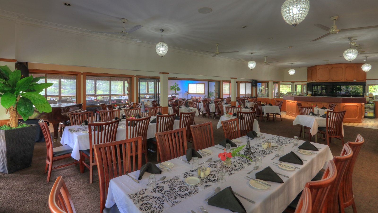 Paradise Hotel & Resort