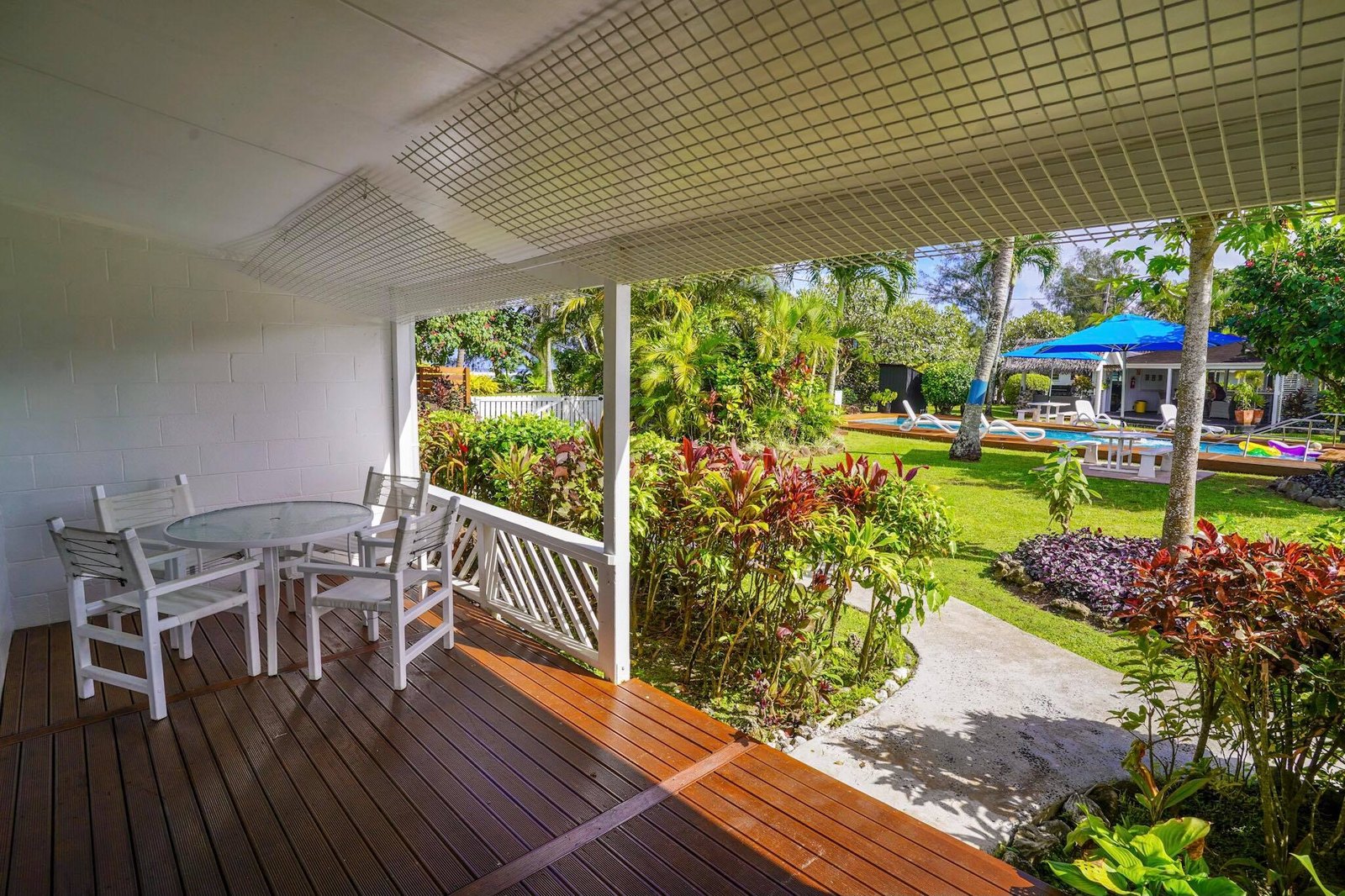 The Black Pearl Beach Side Apartments photo 2
