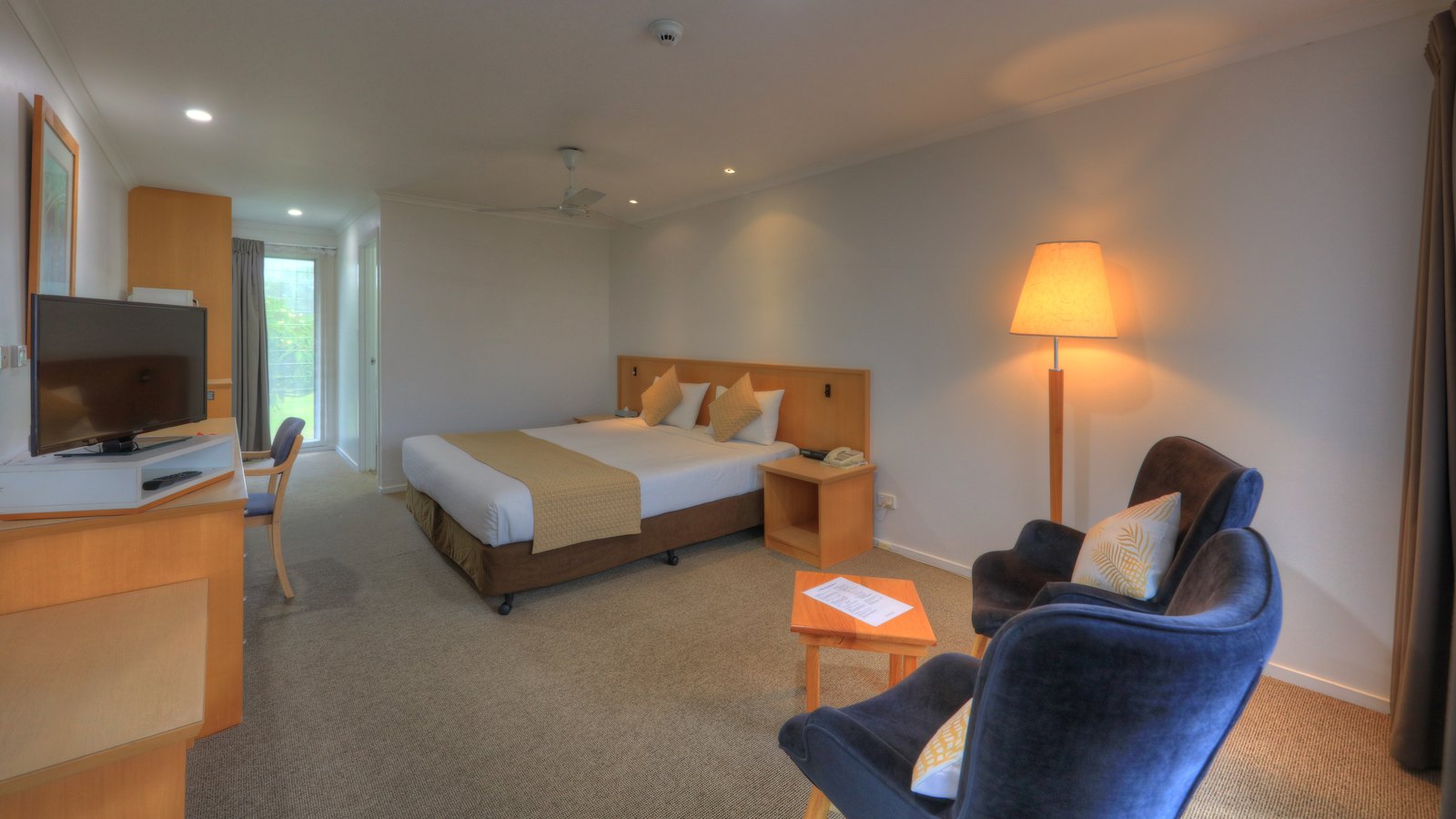 Paradise Hotel & Resort