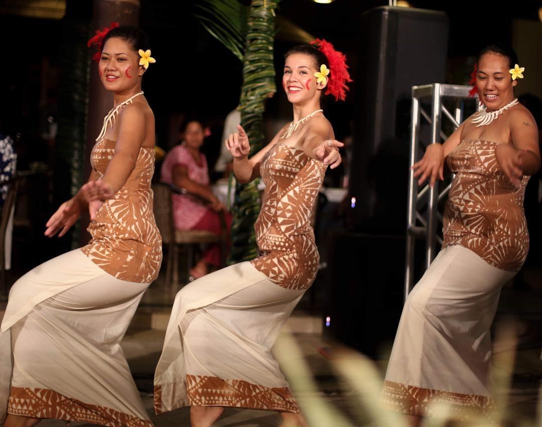 Le Manumea Restaurant & Island Show