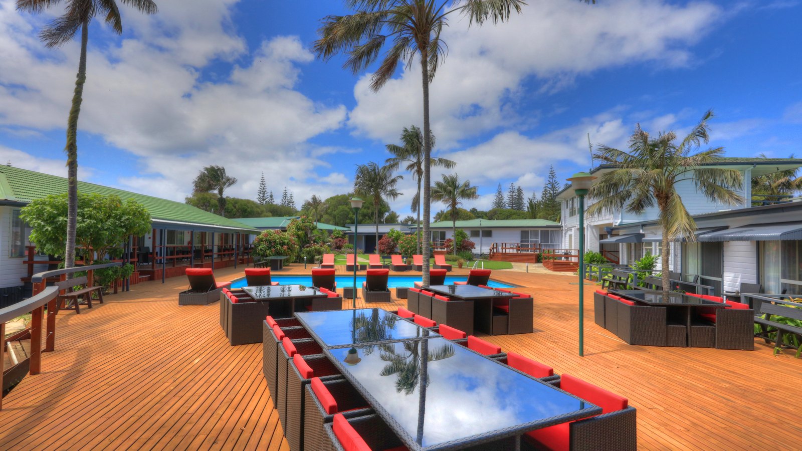 Paradise Hotel & Resort