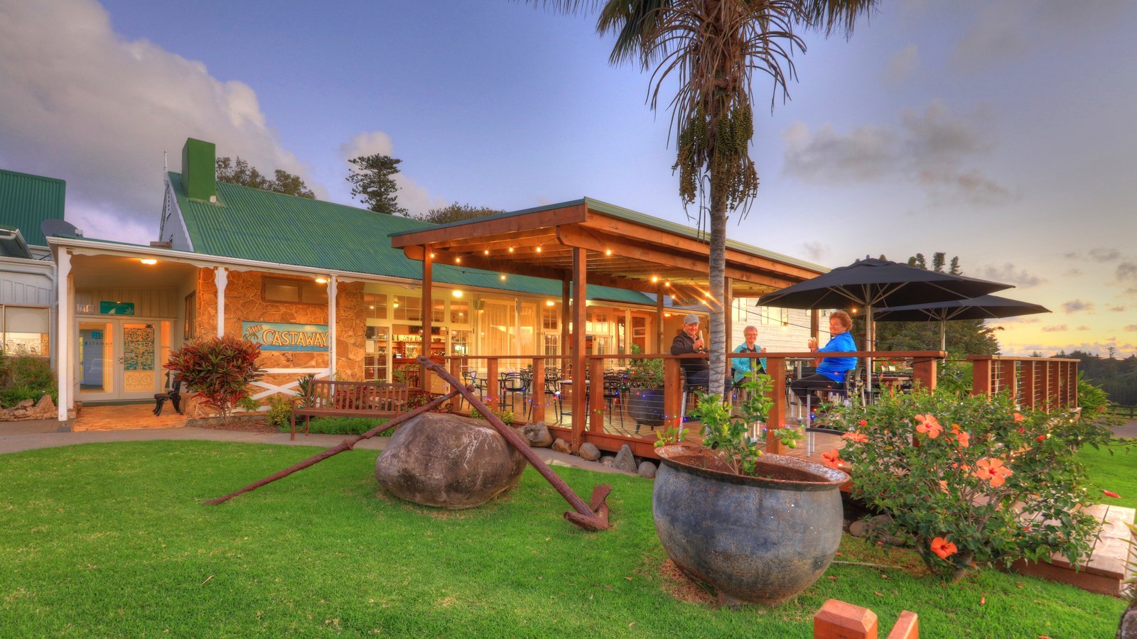 Castaway Restaurant & Bar