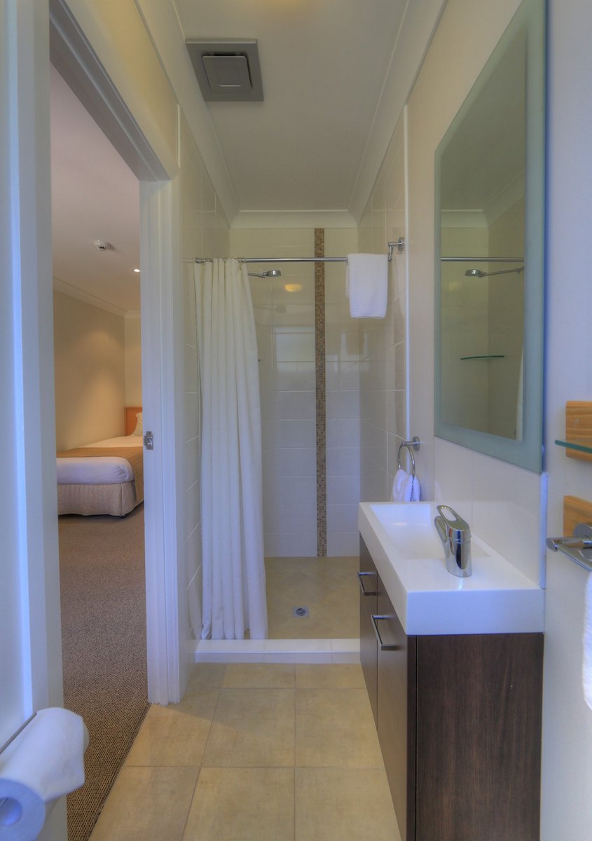Paradise Hotel & Resort